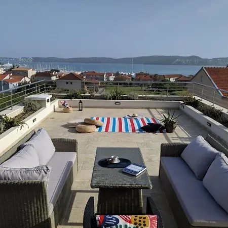 Moderne Gemuetliche Mit Pool Und Meerblick Ferienhaus *